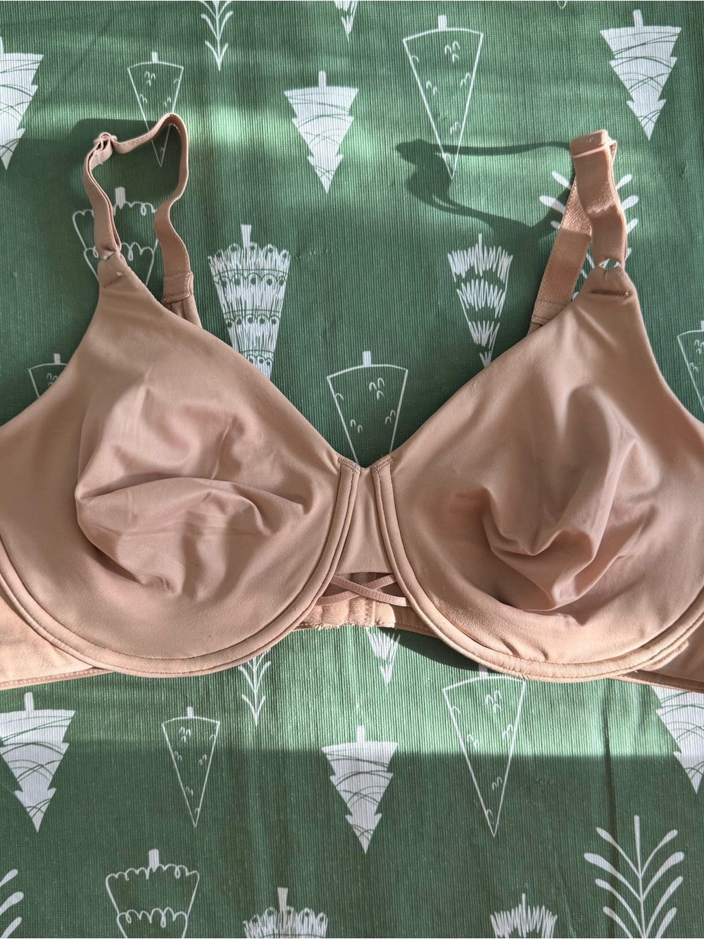 Vanity Fair Radiant Back Smoothing Underwire Bras 42C Beige Magenta LOT OF 2 - Picture 12 of 16